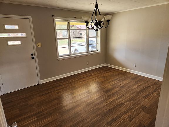 2nd image of 804 Kimberly Dr