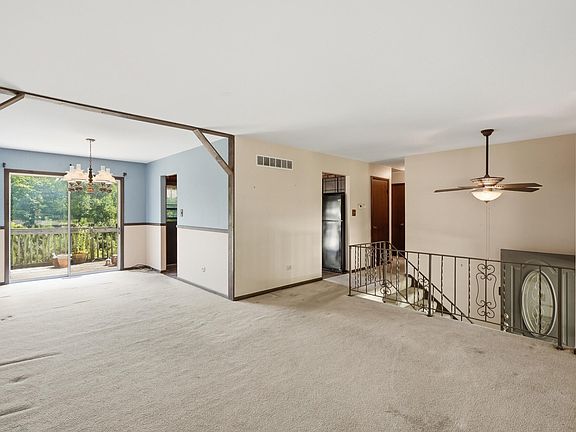 4th image of 2413 Hickory Dr
