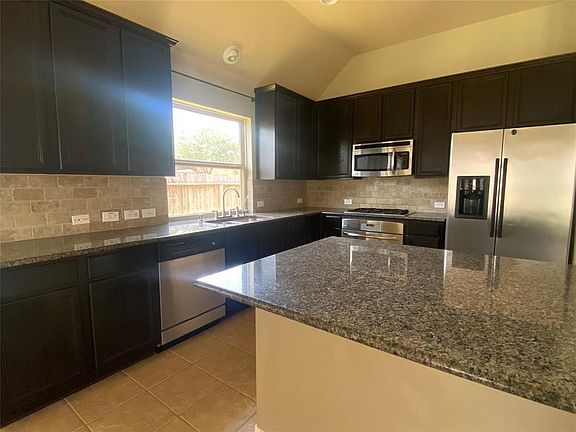 5th image of 2605 Avalon Lake Ln