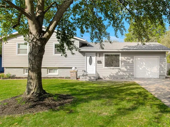 10006 Benson St, Overland Park, KS 66212