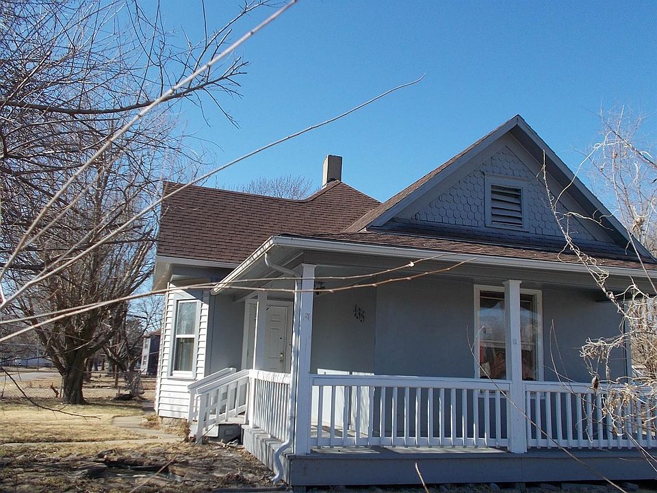 2nd image of 435 SE California Ave