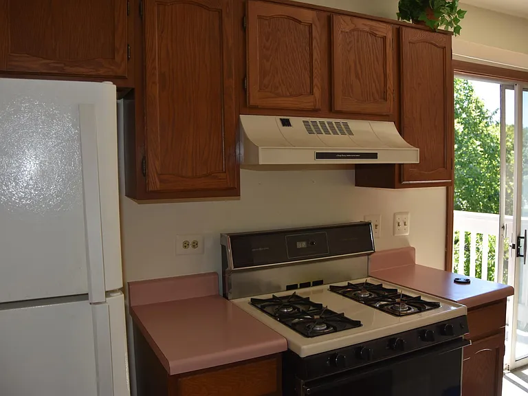 2441 Charleston Dr #4 — Photo 7