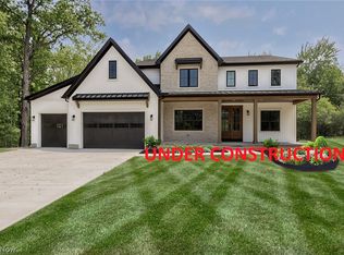 537 Juneway Dr, Bay Village, OH 44140