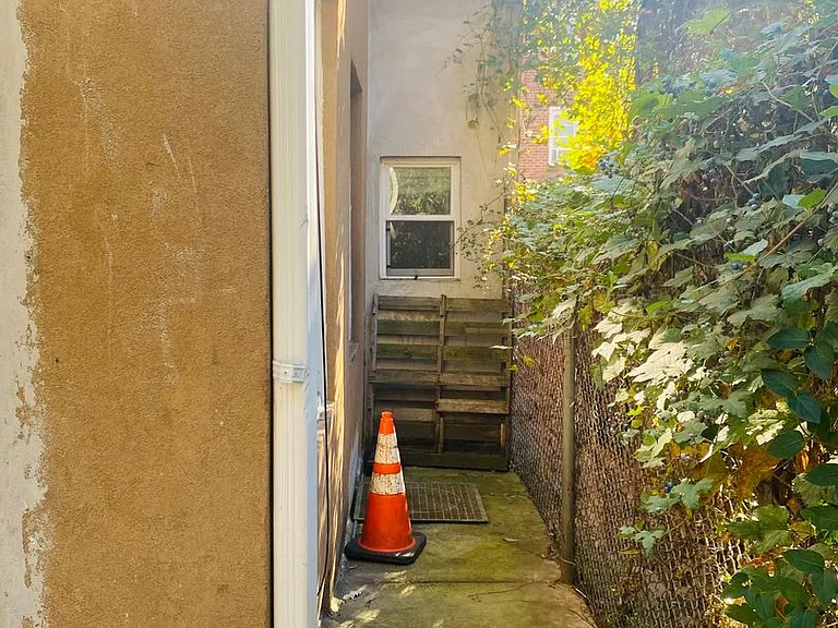 1420 Cambridge St — Photo 18