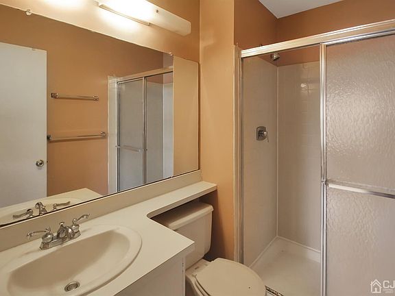 4th image of 303 Palombi Ct #303
