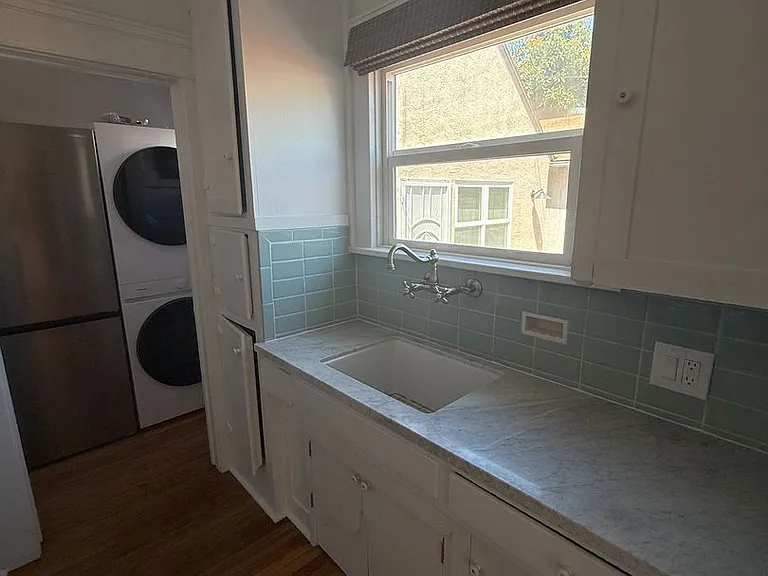 2025 Addison Way — Photo 11