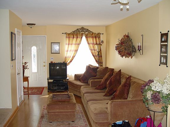 New pergo floors in Livingroom