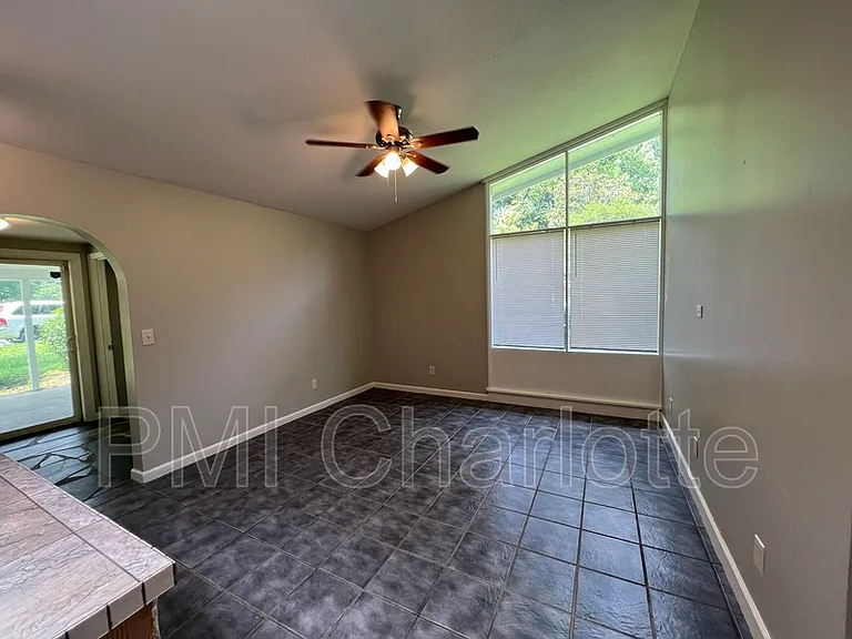 1100 Vickery Dr — Photo 9