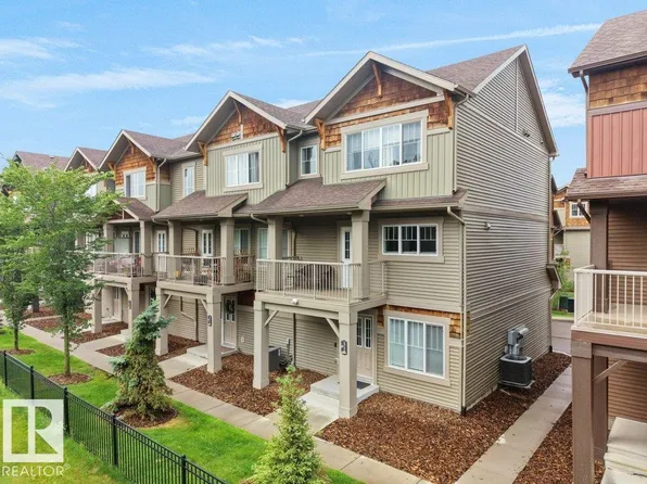 1005 Graydon Hill Blvd SW #32, Edmonton, AB T6W 3J5