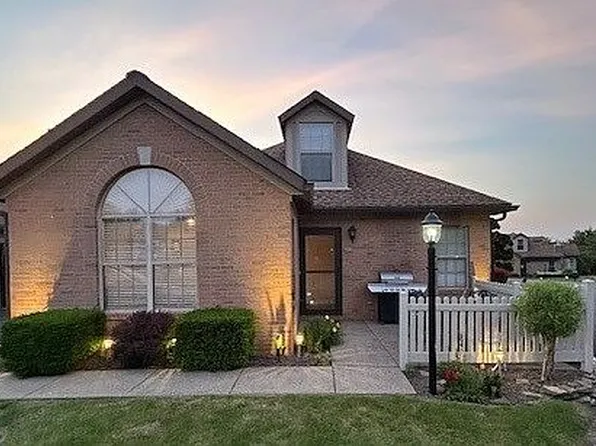 1218 Stanford Ct, Coraopolis, PA 15108