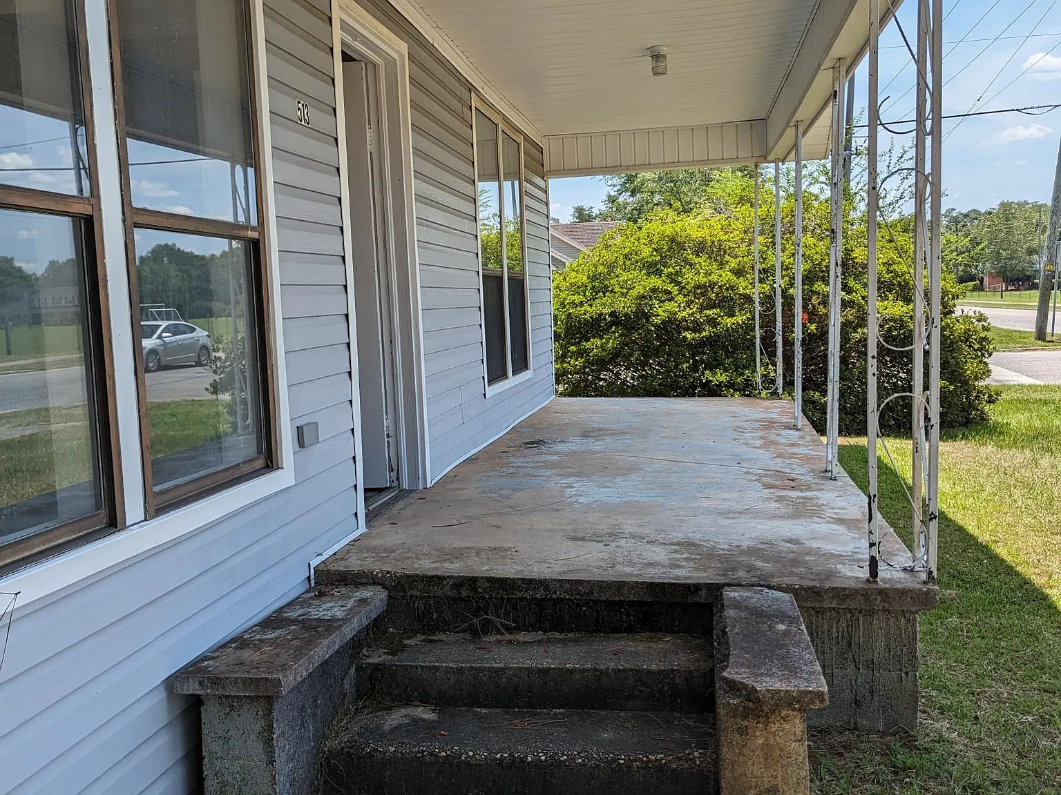 3 bed, 2084 sqft, $1,500 — Photo 2