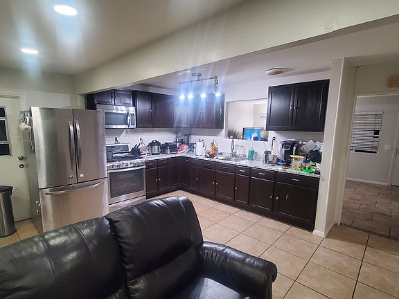 4th image of 1255 E El Morado Ct