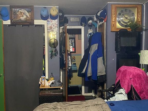 3rd image of 3435 Riverdale Ave Floor 3
