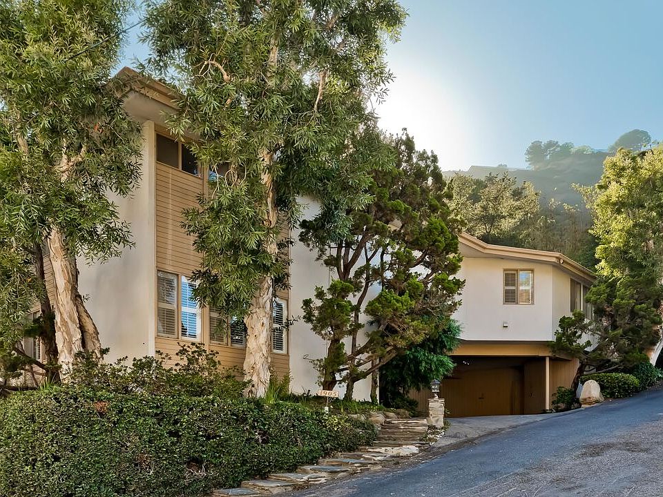 1st image of 1905 N Beverly Dr