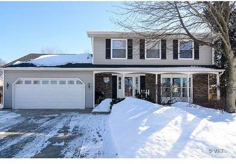 907 Summerfield Dr photo 1