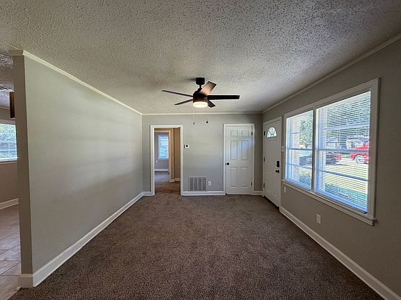 4th image of 1900 Sierra St