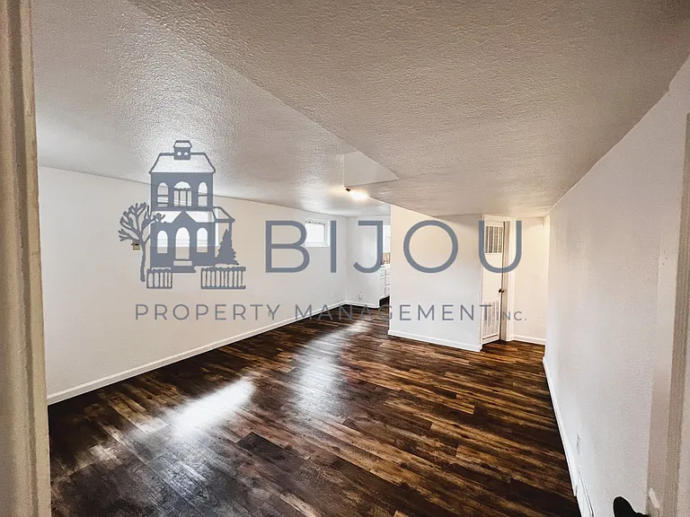 238 N. Prospect St — Photo 6