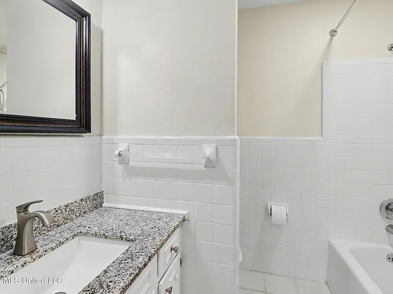 412 Woodland Park Dr — Photo 20