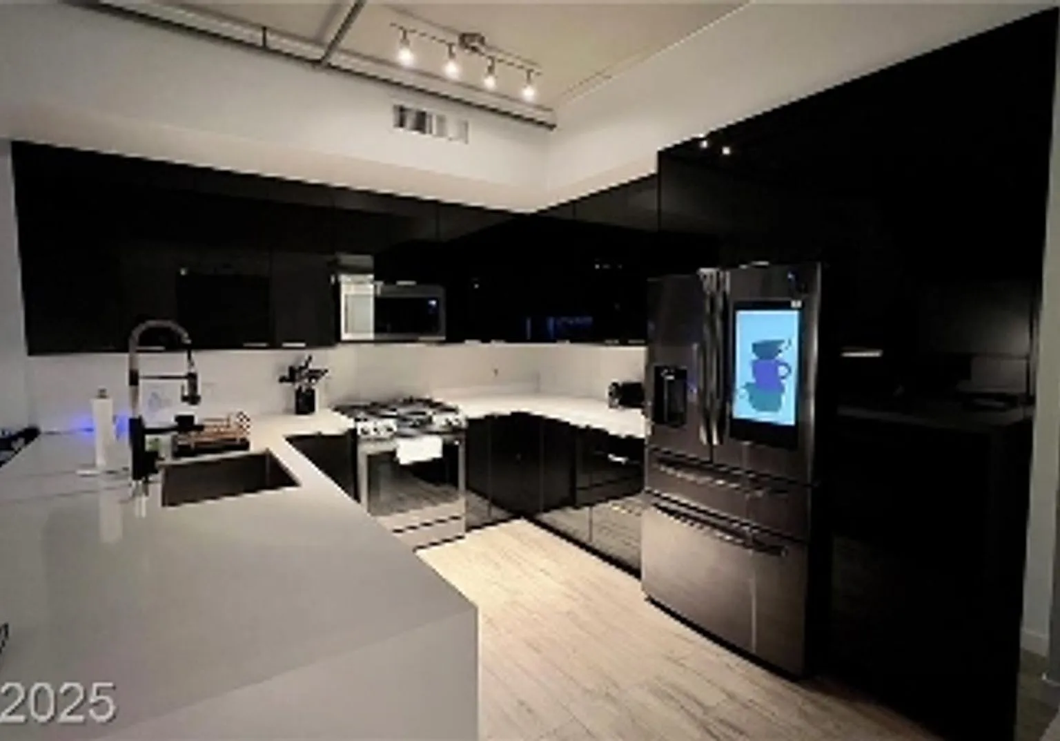 353 E Bonneville Ave #718 — Photo 3