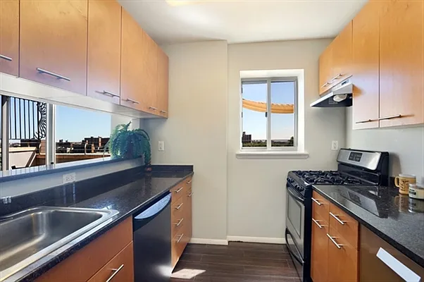 Sold by Citi Habitats | media 11