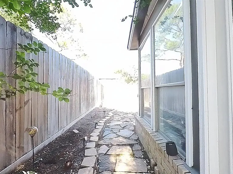3339 Country Club Blvd — Photo 36