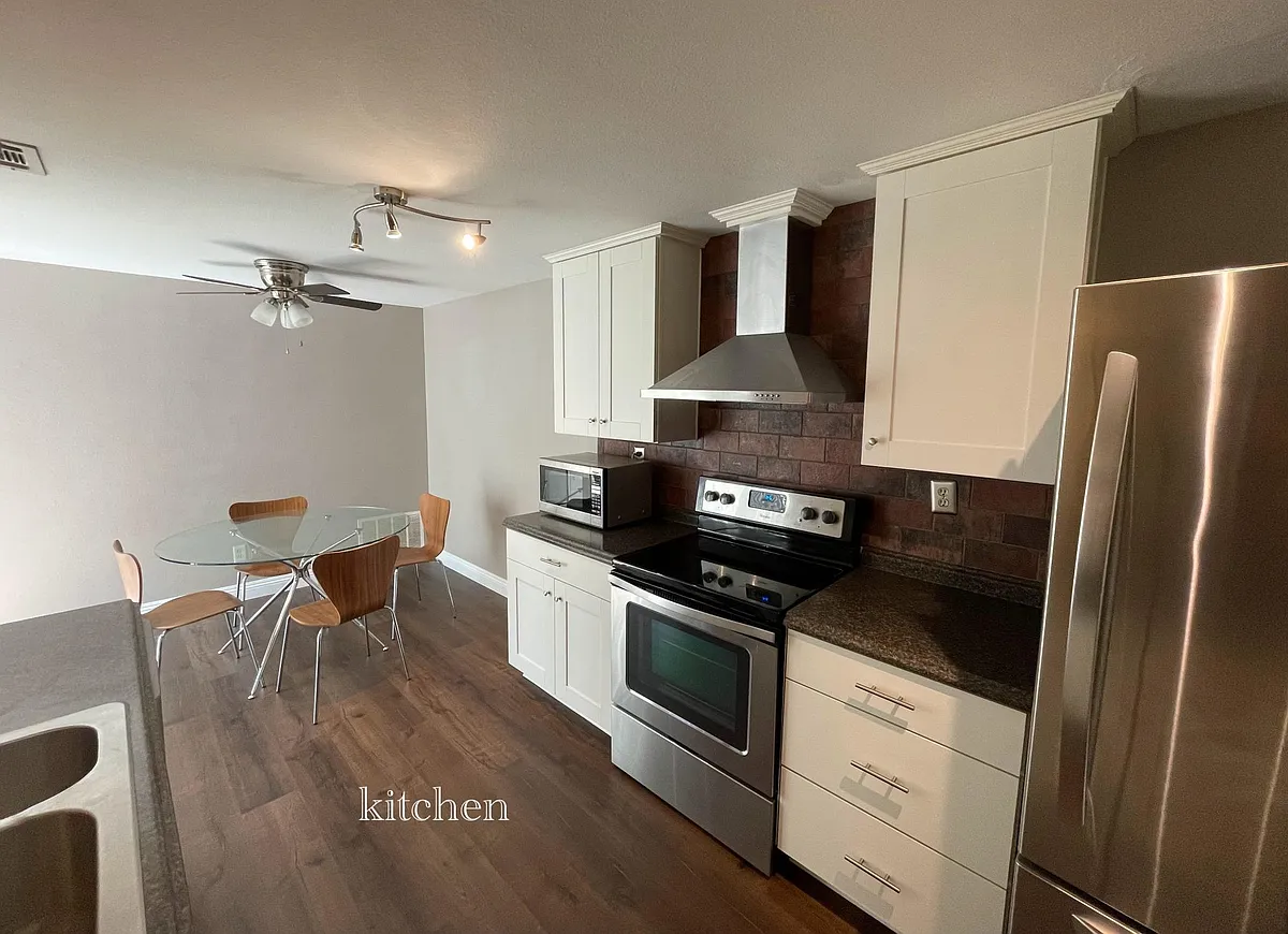 Building Photo - 605 E Lugonia Ave #5