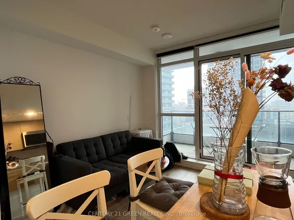 38 Widmer St, Toronto, ON