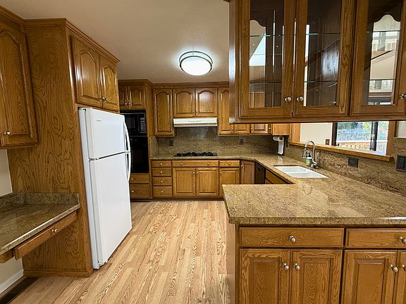 5th image of 345 Granada Dr