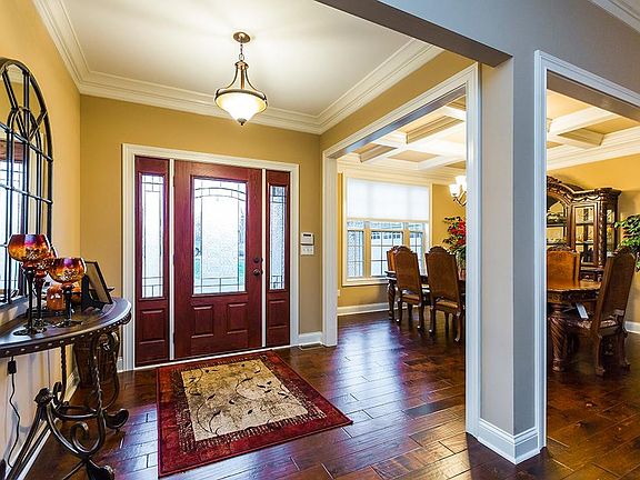 5th image of 4038 Port Royal Dr