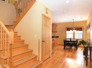15257 Walnut Dr, Deerfield, IL