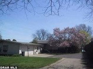 19855 Parke Ln, Grosse Ile, MI 48138