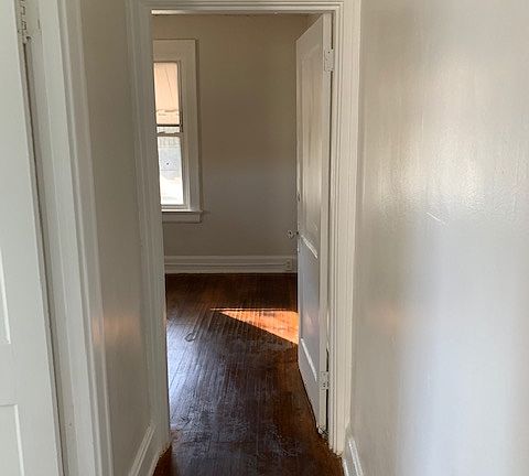 3rd image of 901 McPherson Ave #6