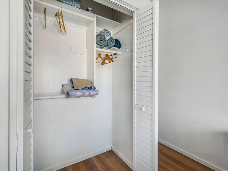 1430 Manhattan Beach Blvd #4 — Photo 14
