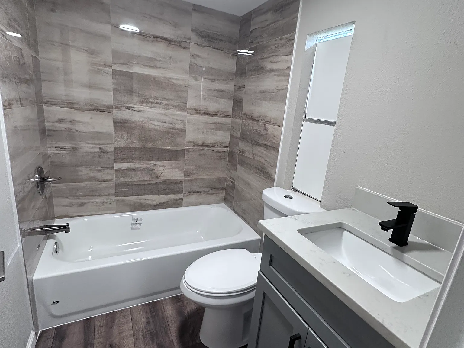 4 bed, 1064 sqft, $1,850 — Photo 4