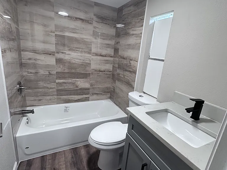 2ND BATHROOM