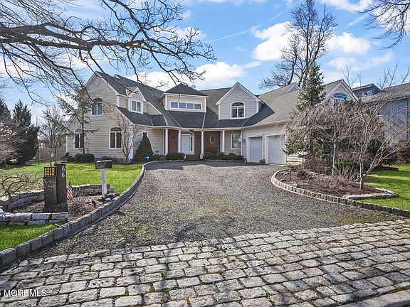 3rd image of 66 Seneca Place