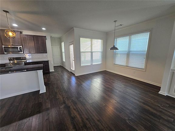 4th image of 5521 Shallow Branch Dr