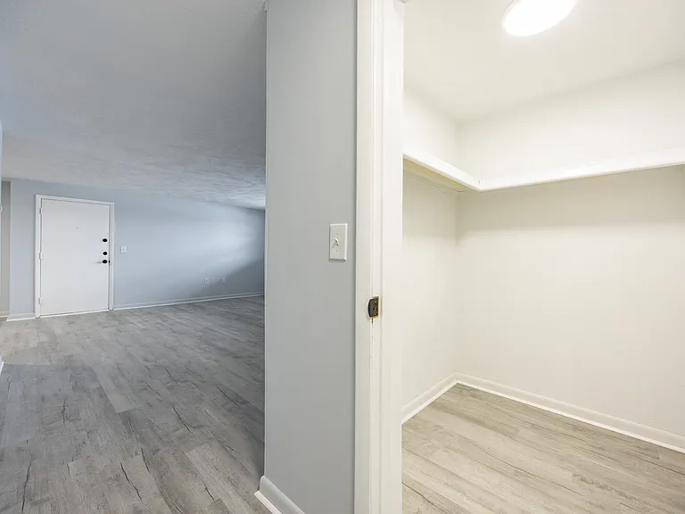 26 Williamsburg Ct #4 — Photo 11