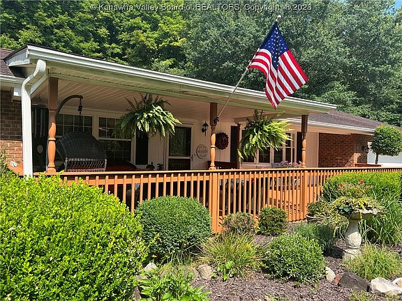 3rd image of 7025 Valley Brook Dr