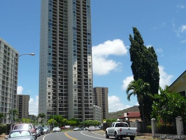 1st image of 990 Ala Nanala St APT 14D