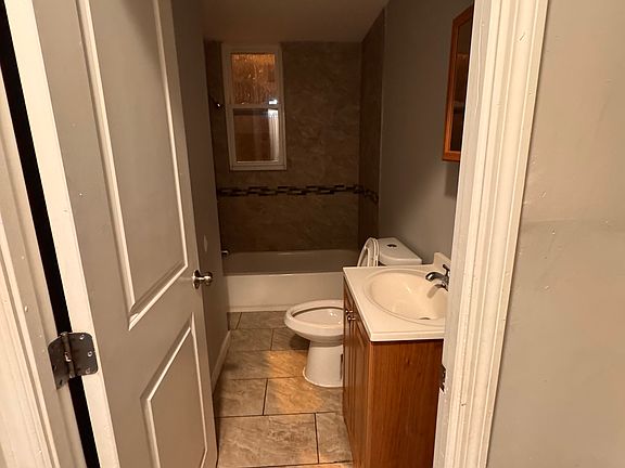 5th image of 847 S 17th St #1L