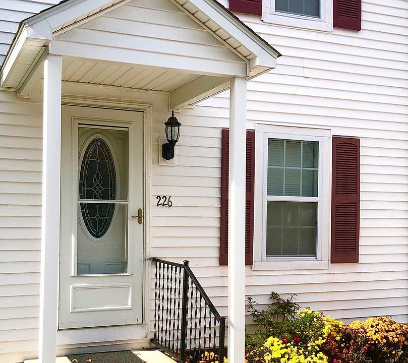 1st image of 226 Hamilton St