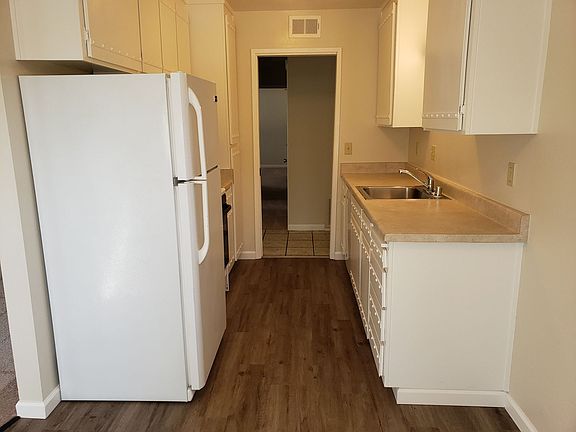 5th image of 1134 Delna Manor Ln APT 3