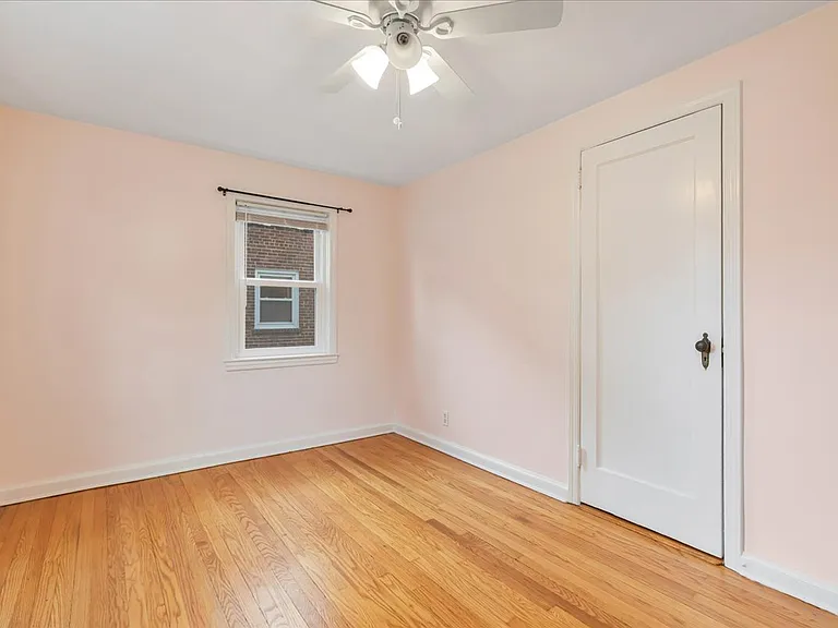 609 Willow Ave #1 — Photo 5