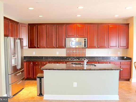 2nd image of 2334 Brookmoor Ln