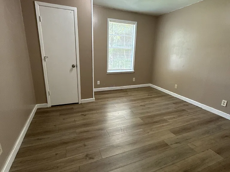 1607 McAdams Ave — Photo 8