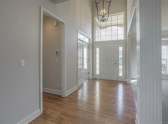 3rd image of 716 SW Winterstar Dr
