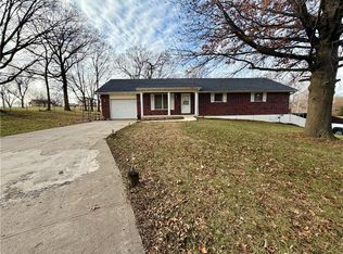 7890 SE Freeway Farms Dr, Holt, MO 64048