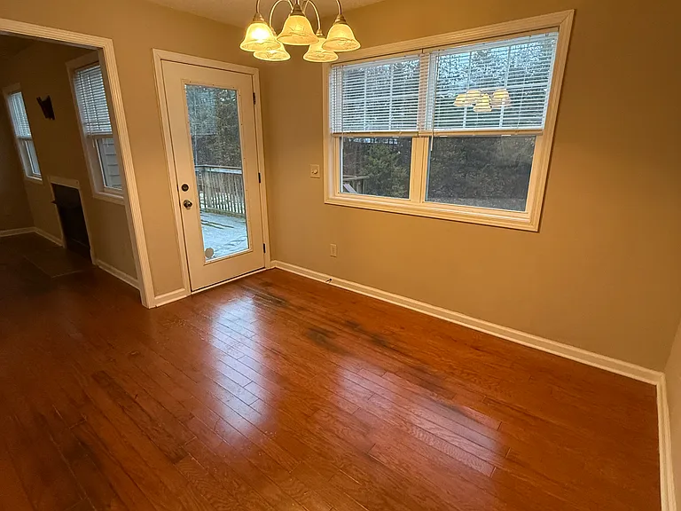 9907 Thunderbolt Way — Photo 14