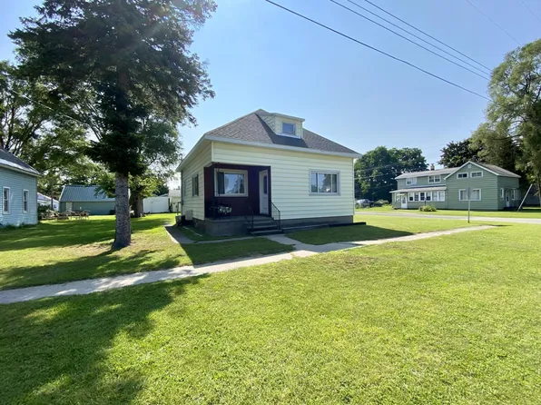 2519 Main St, Manistee, MI 49660